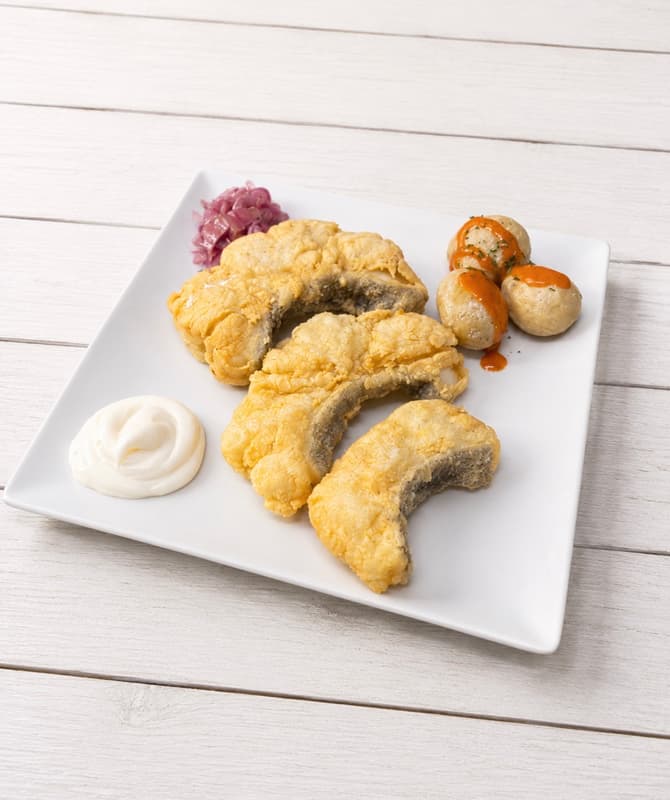 BACALAO FRITO con papas arrugás Canarias